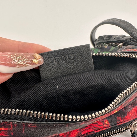 GIVENCHY 
Rubber Effect Calfskin Floral Print Pandora Wristlet Black Multicolor - Picture 4 of 16